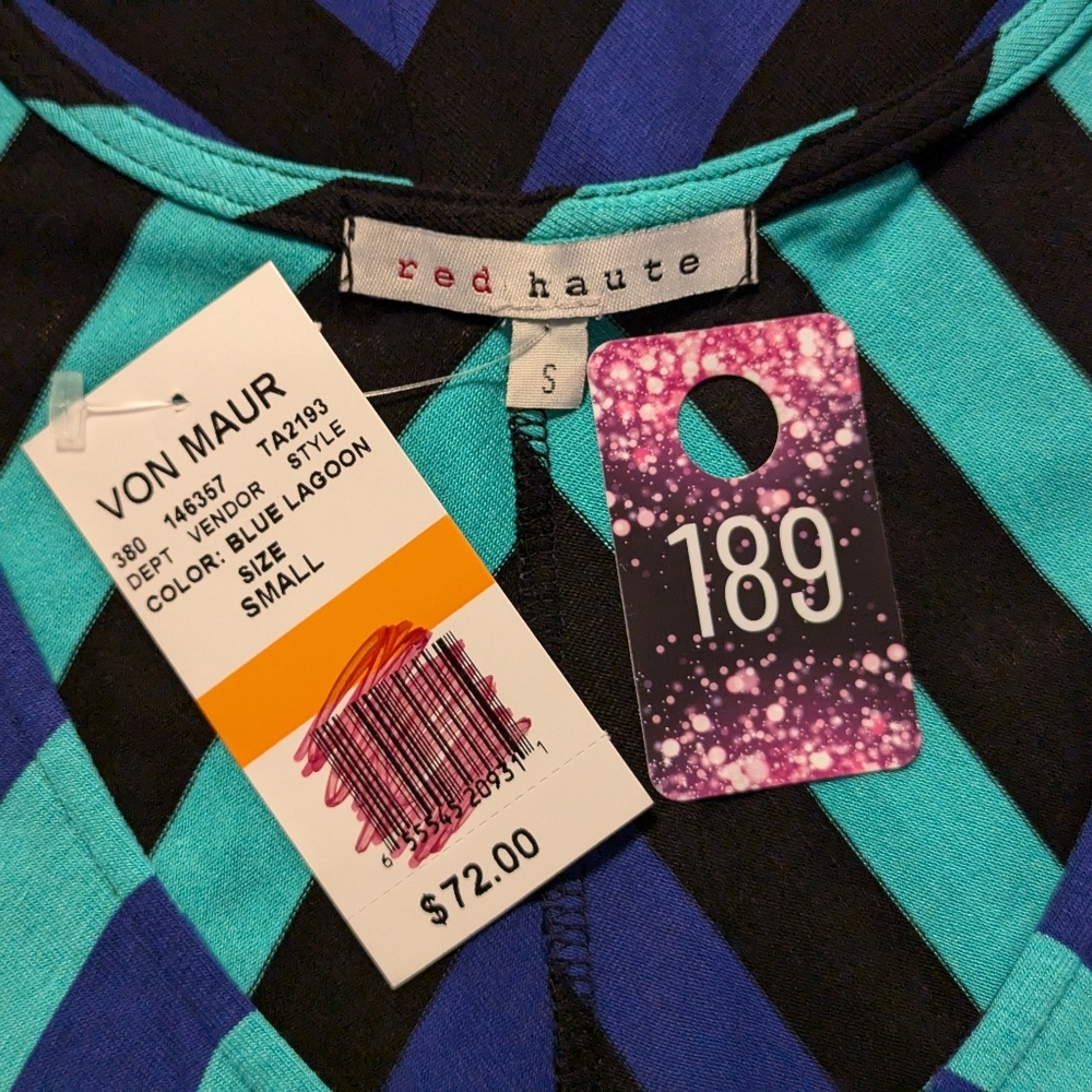 5/$25 Red Haute Top - Picture 5 of 5